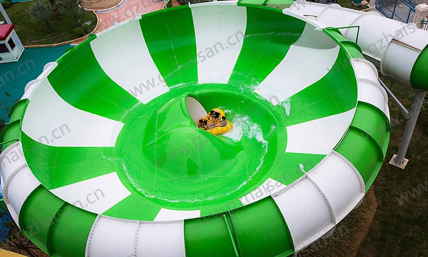 浙江宁波大目湾阿拉的海水上乐园巨兽碗