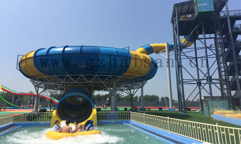 如何设计出安全实用的水上游乐园设备？