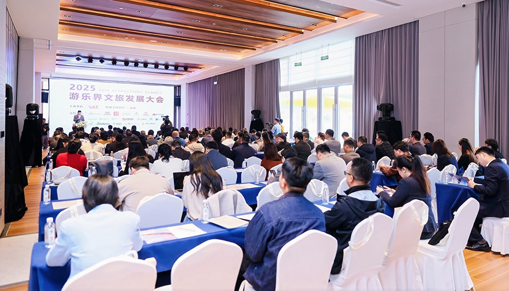 科技铸就非凡体验，专业成就行业标杆——PA旗舰厅游乐荣膺2025金冠奖“杰出水滑道设备奖”